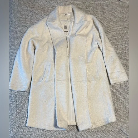 Angashion Long Sherpa Coat - Picture 5 of 9